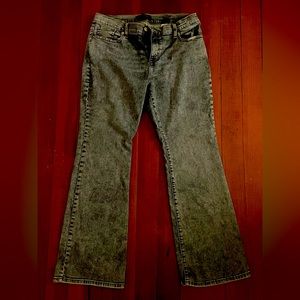 These banana republic bootcut jeans in the size 32/14